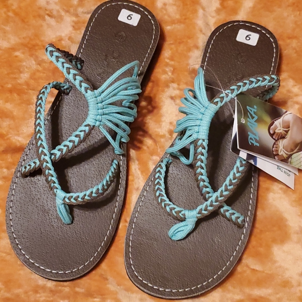 Nwt plaka sandals sz 6
